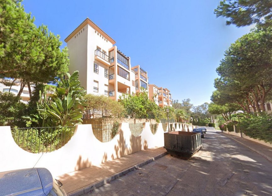 Resale - Apartment - Middle Floor Apartment - Marbella - Elviria