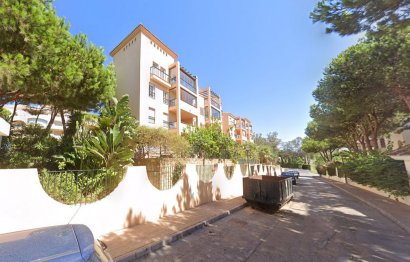 Resale - Apartment - Middle Floor Apartment - Marbella - Elviria