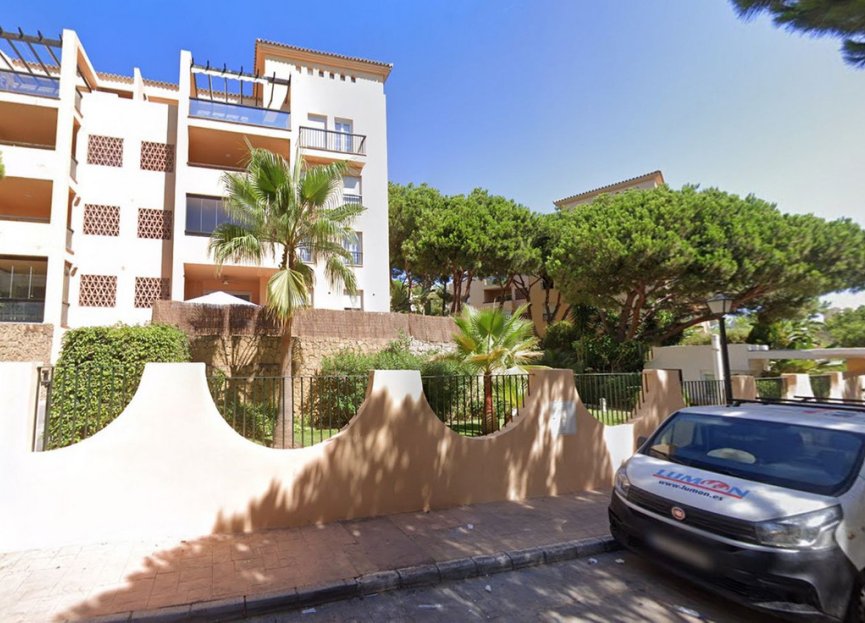 Resale - Apartment - Middle Floor Apartment - Marbella - Elviria