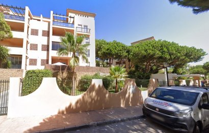 Resale - Apartment - Middle Floor Apartment - Marbella - Elviria