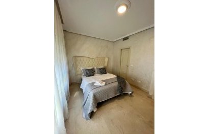 Resale - Apartment - Middle Floor Apartment - Marbella - Nueva Andalucia