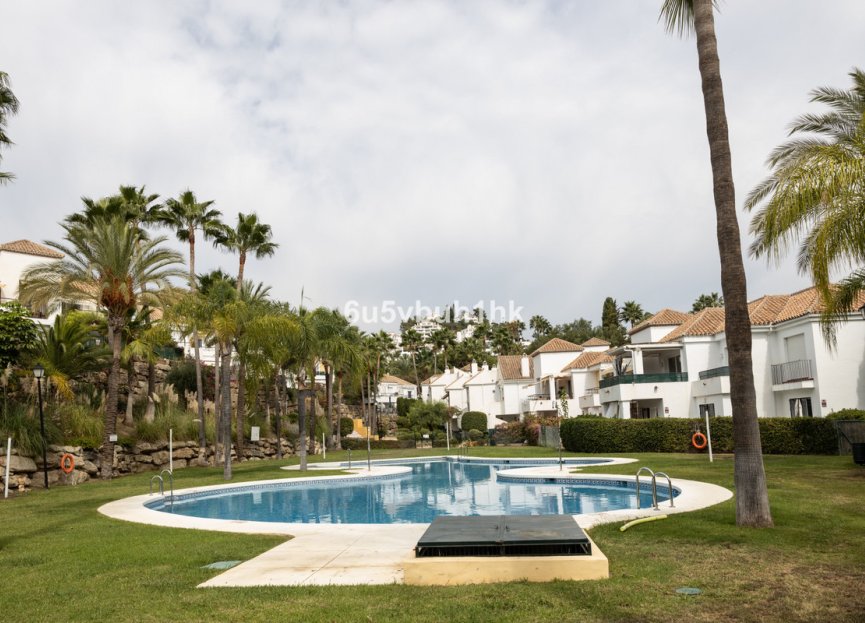 Resale - Apartment - Ground Floor Apartment - Marbella - Nueva Andalucia