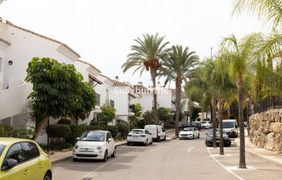 Resale - Apartment - Ground Floor Apartment - Marbella - Nueva Andalucia