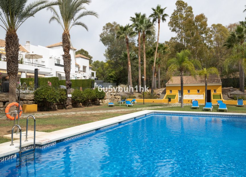 Resale - Apartment - Ground Floor Apartment - Marbella - Nueva Andalucia