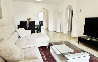 Resale - Apartment - Middle Floor Apartment - Marbella - Guadalmina Alta