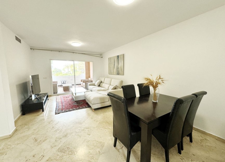 Resale - Apartment - Middle Floor Apartment - Marbella - Guadalmina Alta