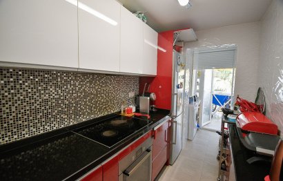 Resale - Apartment - Middle Floor Apartment - Marbella - Puerto Banús