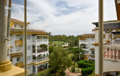 Resale - Apartment - Middle Floor Apartment - Marbella - Puerto Banús