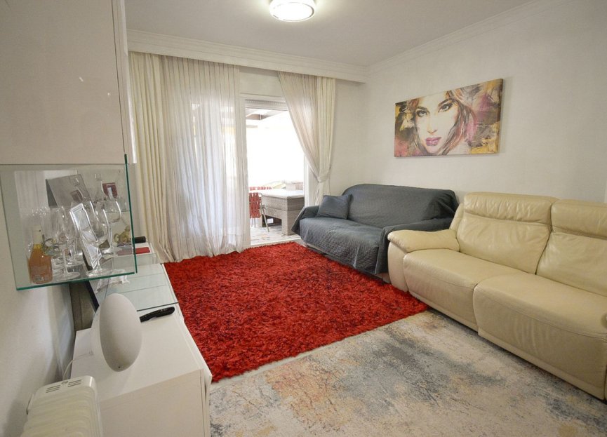 Resale - Apartment - Middle Floor Apartment - Marbella - Puerto Banús