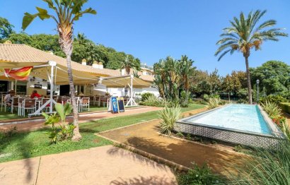 Resale - Apartment - Middle Floor Apartment - Marbella - Puerto Banús