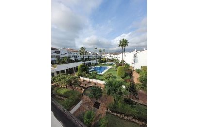 Resale - Apartment - Middle Floor Apartment - Estepona - Bel Air