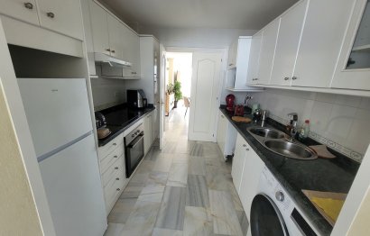 Resale - Apartment - Middle Floor Apartment - Estepona - Bel Air