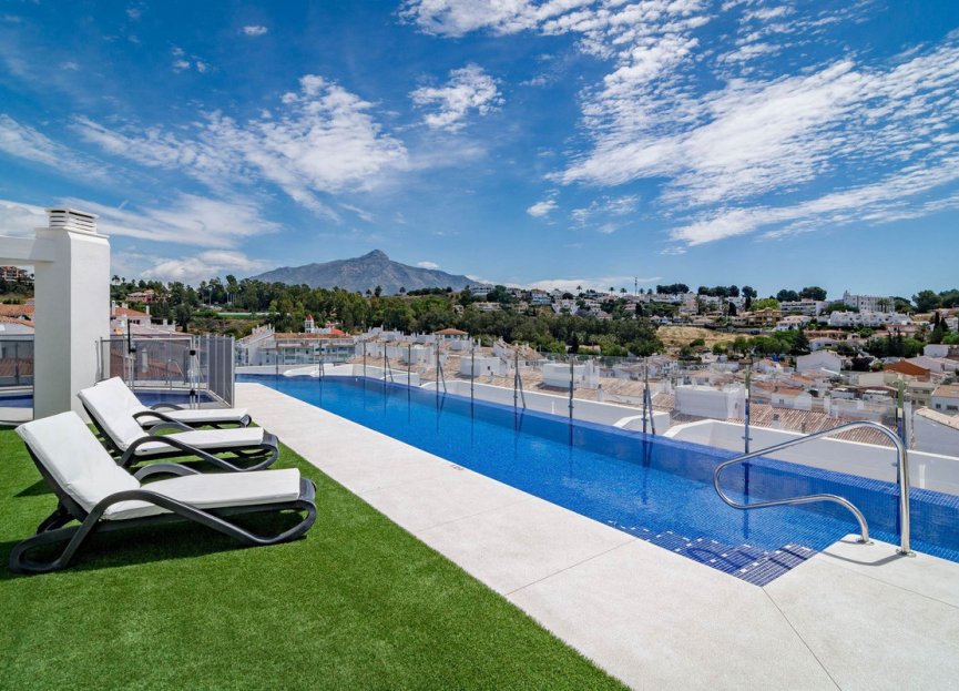 Resale - Apartment - Middle Floor Apartment - Marbella - Nueva Andalucia