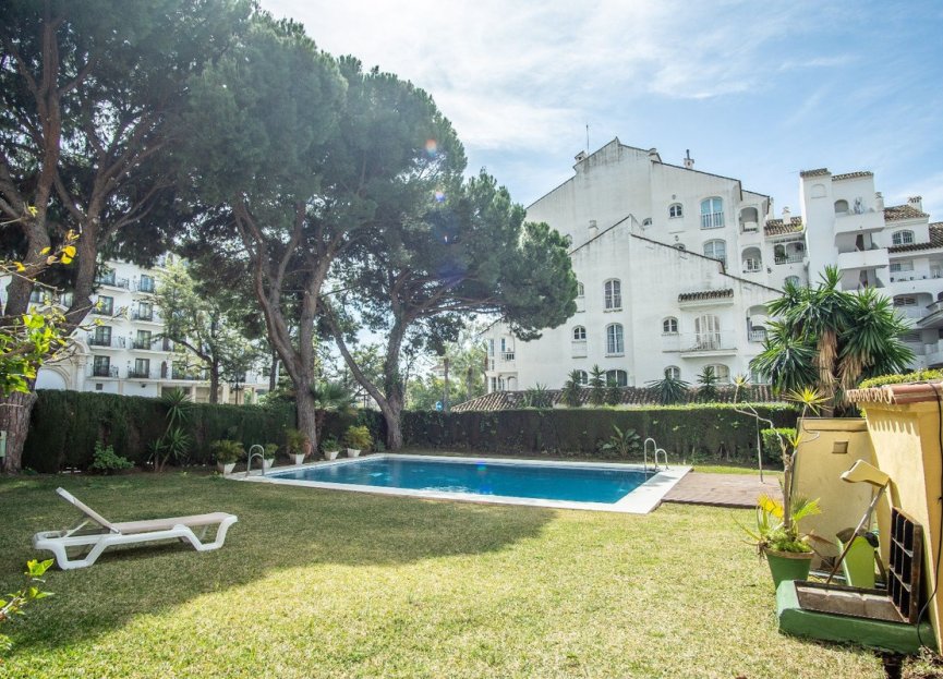 Resale - Apartment - Middle Floor Apartment - Marbella - Nueva Andalucia