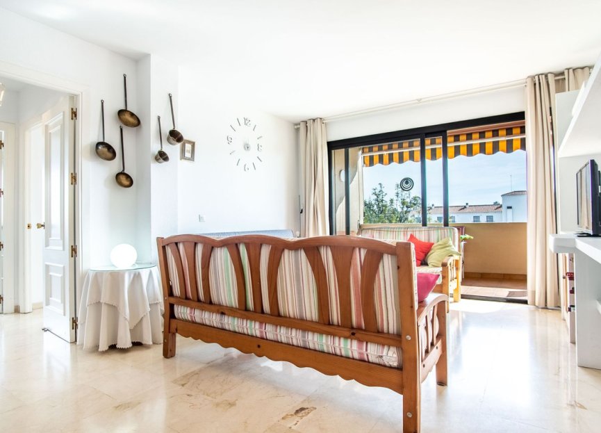 Resale - Apartment - Middle Floor Apartment - Marbella - Nueva Andalucia