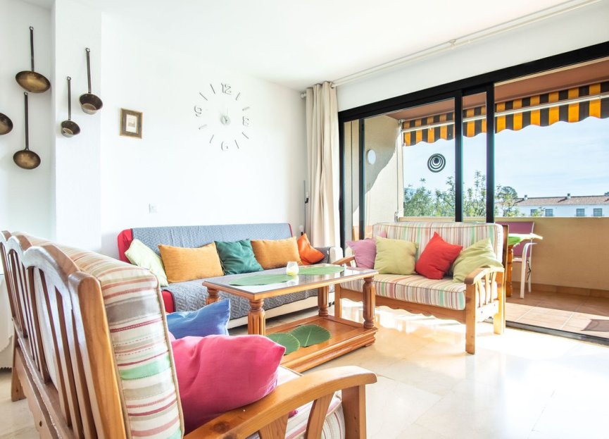 Resale - Apartment - Middle Floor Apartment - Marbella - Nueva Andalucia