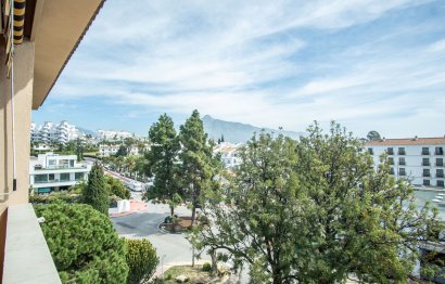 Resale - Apartment - Middle Floor Apartment - Marbella - Nueva Andalucia