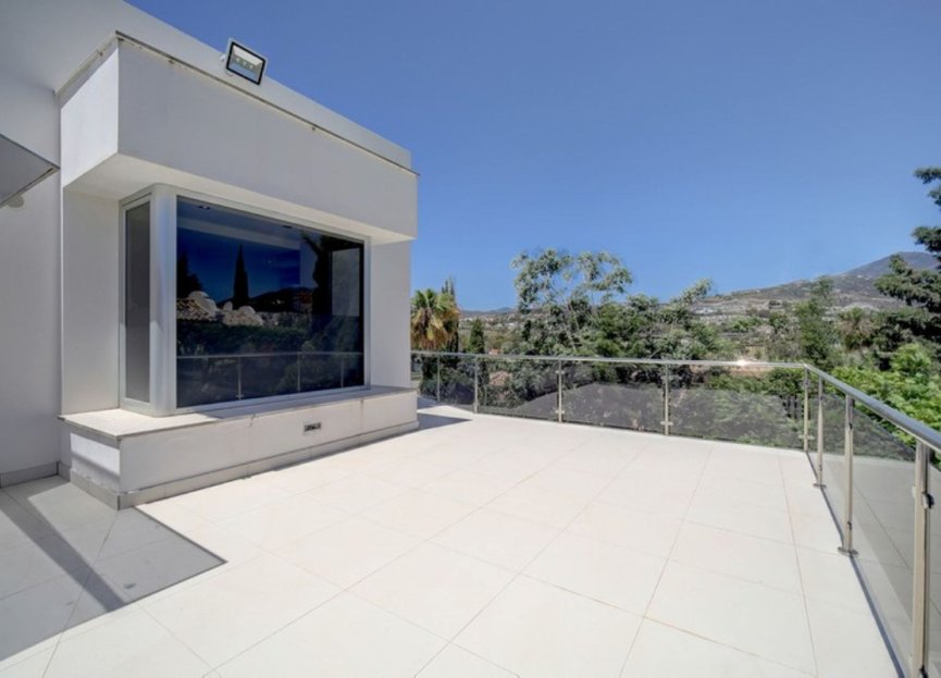 Resale - House - Detached Villa - Marbella - Nueva Andalucia