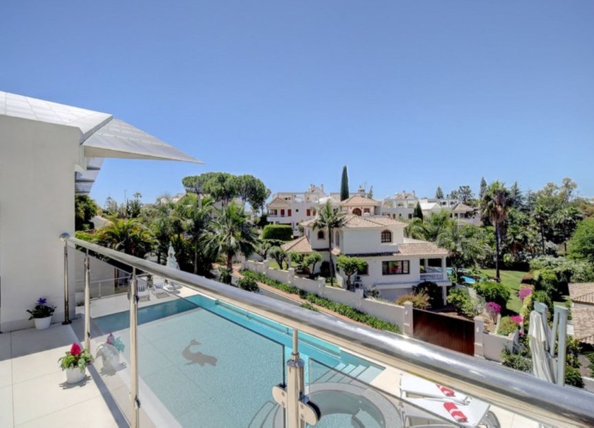 Resale - House - Detached Villa - Marbella - Nueva Andalucia