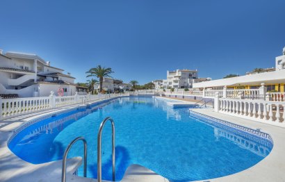 Resale - Apartment - Middle Floor Apartment - Marbella - Elviria