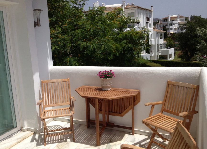 Resale - Apartment - Middle Floor Apartment - Marbella - Elviria