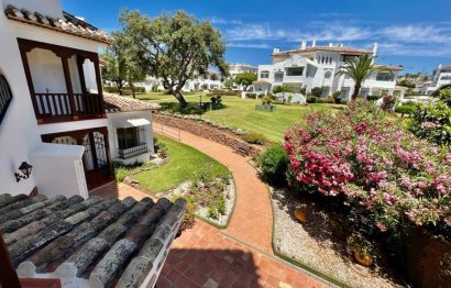 Resale - Apartment - Middle Floor Apartment - Marbella - Elviria