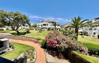 Resale - Apartment - Middle Floor Apartment - Marbella - Elviria