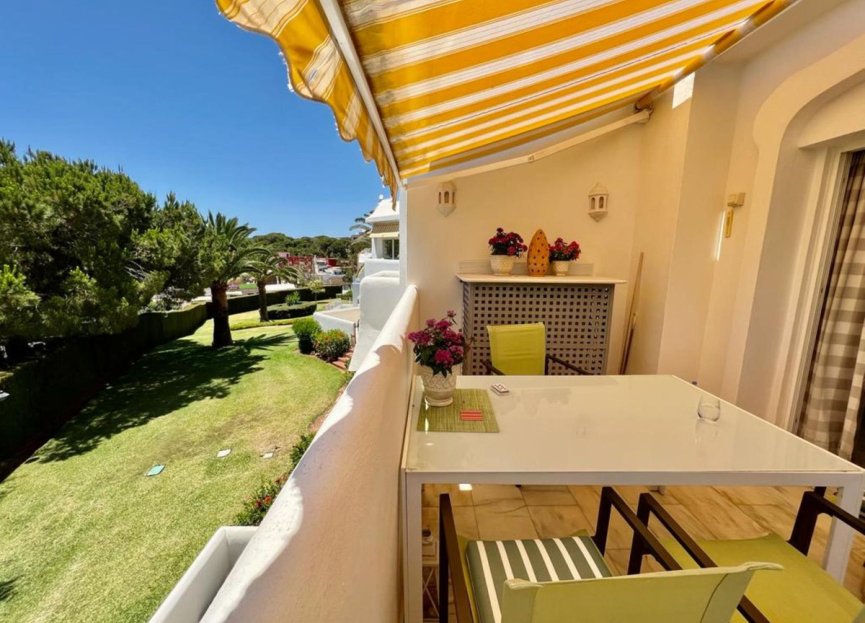 Resale - Apartment - Middle Floor Apartment - Marbella - Elviria