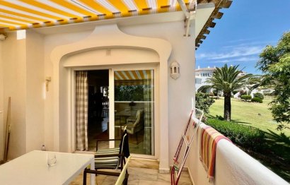 Resale - Apartment - Middle Floor Apartment - Marbella - Elviria