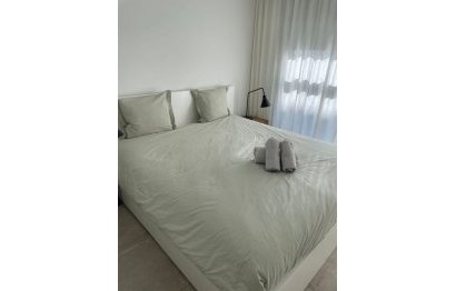 Resale - Apartment - Middle Floor Apartment - Estepona - Cancelada