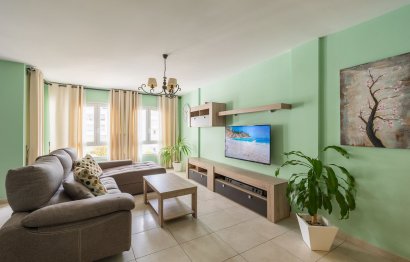 Resale - Apartment - Middle Floor Apartment - Marbella - Nueva Andalucia