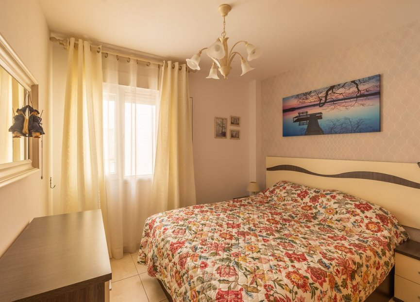 Resale - Apartment - Middle Floor Apartment - Marbella - Nueva Andalucia