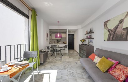 Resale - Apartment - Middle Floor Apartment - Marbella - Puerto Banús