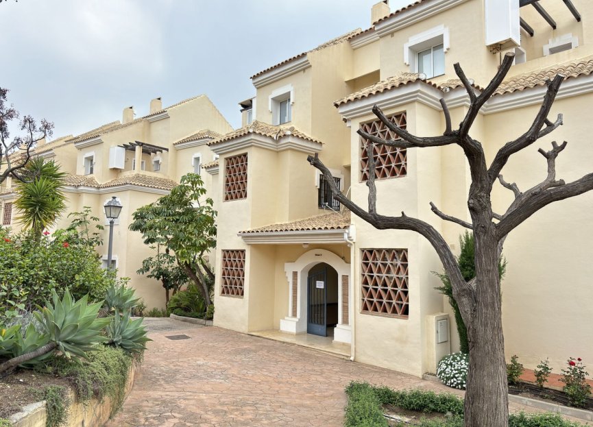 Resale - Apartment - Ground Floor Apartment - Marbella - Elviria