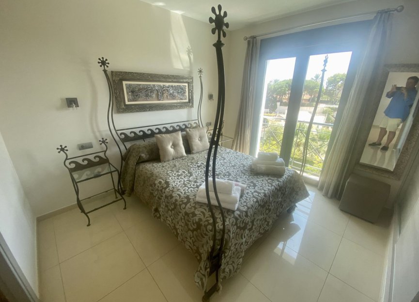 Reventa - House - Detached Villa - Marbella - Elviria