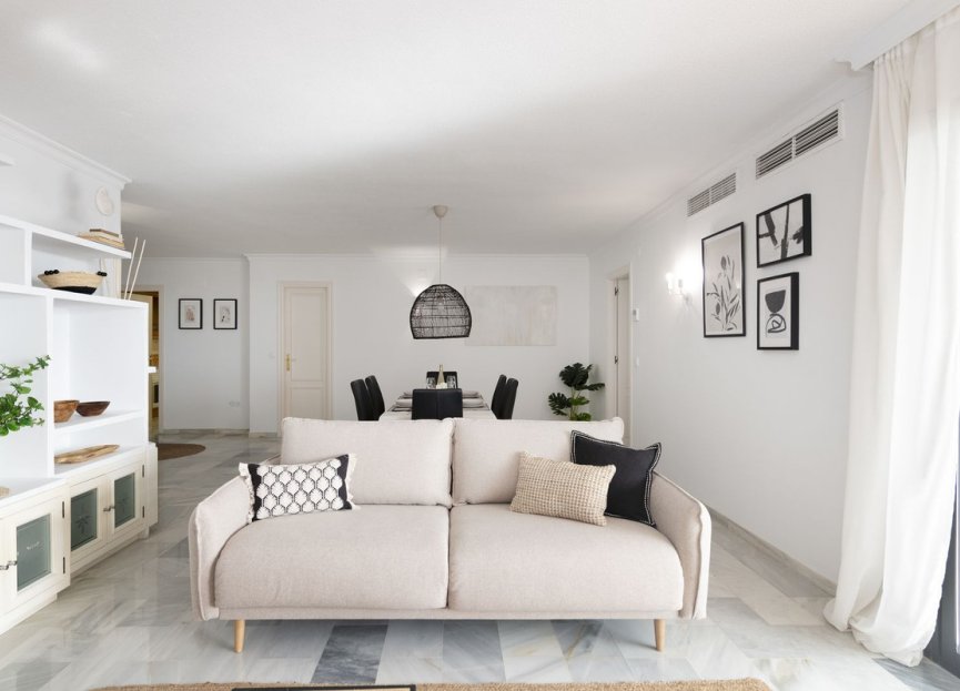 Resale - Apartment - Middle Floor Apartment - Marbella - Puerto Banús