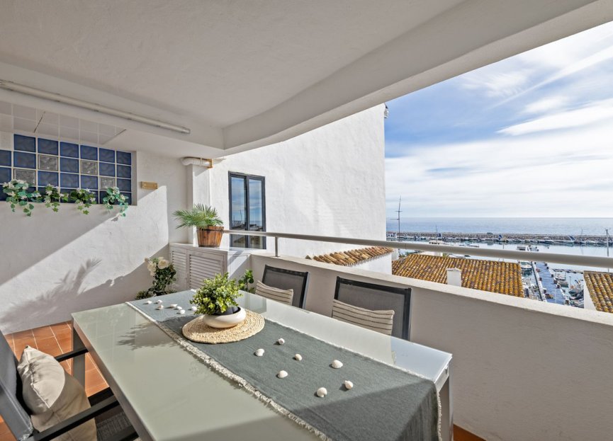 Resale - Apartment - Middle Floor Apartment - Marbella - Puerto Banús