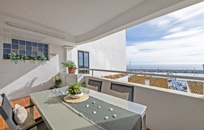 Resale - Apartment - Middle Floor Apartment - Marbella - Puerto Banús