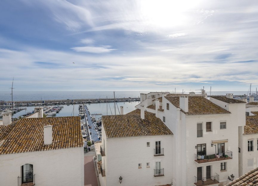 Resale - Apartment - Middle Floor Apartment - Marbella - Puerto Banús