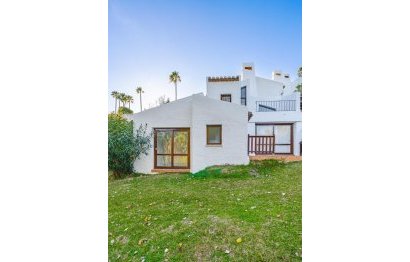 Resale - House - Semi-Detached House - Estepona - Estepona Centro