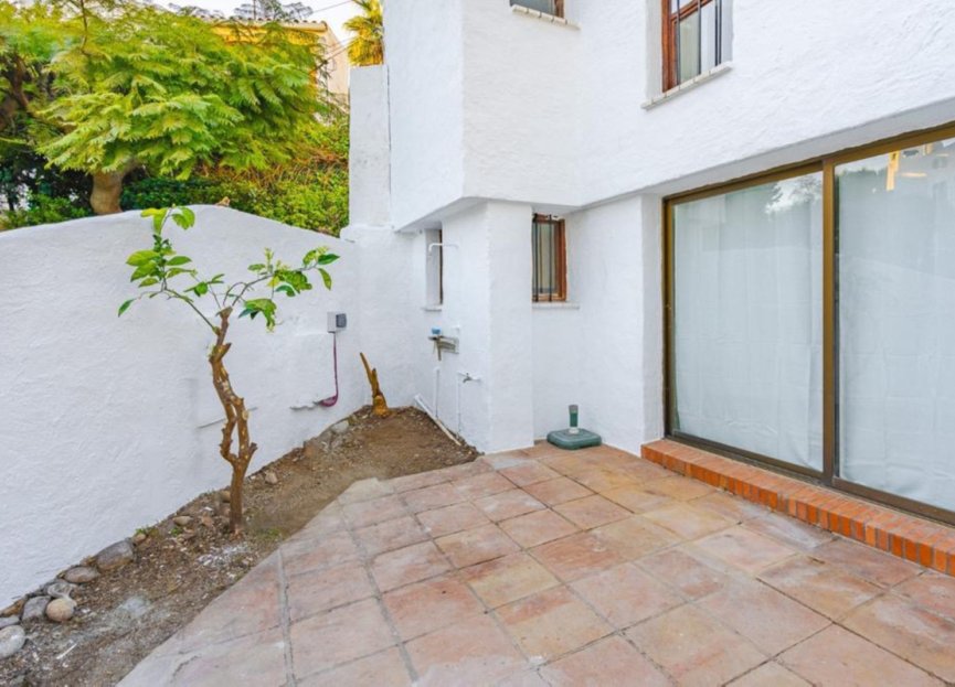 Resale - House - Semi-Detached House - Estepona - Estepona Centro