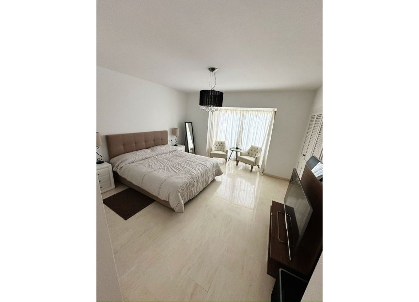 Resale - Apartment - Middle Floor Apartment - Estepona - Estepona Centro