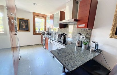 Resale - Apartment - Ground Floor Apartment - Marbella - Altos de los Monteros