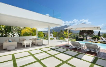 Resale - House - Detached Villa - Marbella - Nueva Andalucia