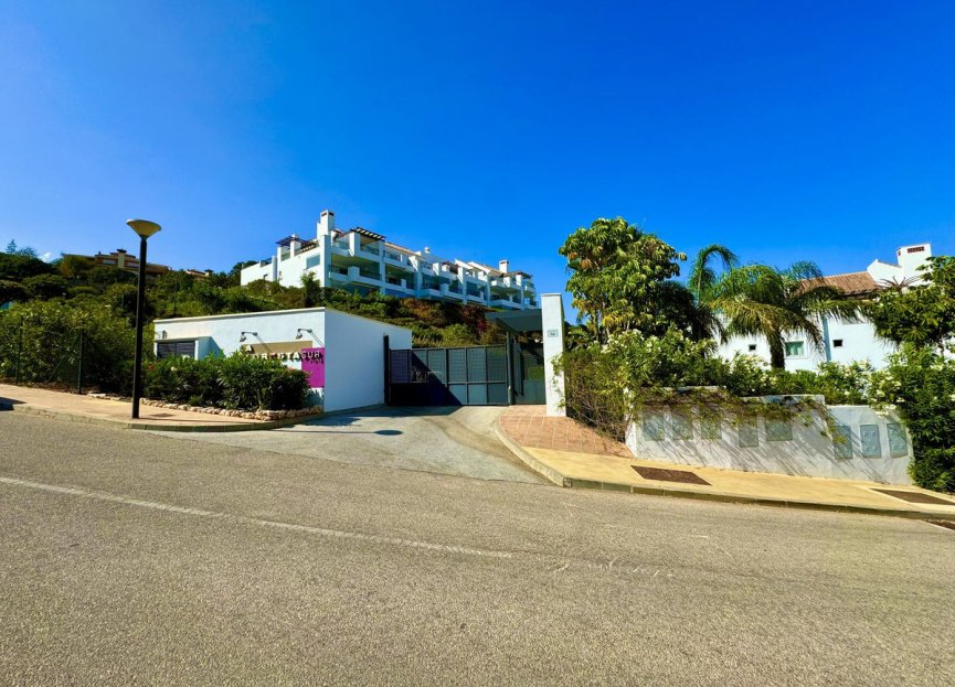 Resale - Apartment - Ground Floor Apartment - Marbella - La Mairena