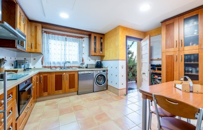 Resale - House - Detached Villa - Benalmádena - Benalmadena Centro