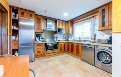 Resale - House - Detached Villa - Benalmádena - Benalmadena Centro