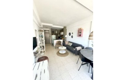 Resale - Apartment - Middle Floor Apartment - Fuengirola - Fuengirola Centro