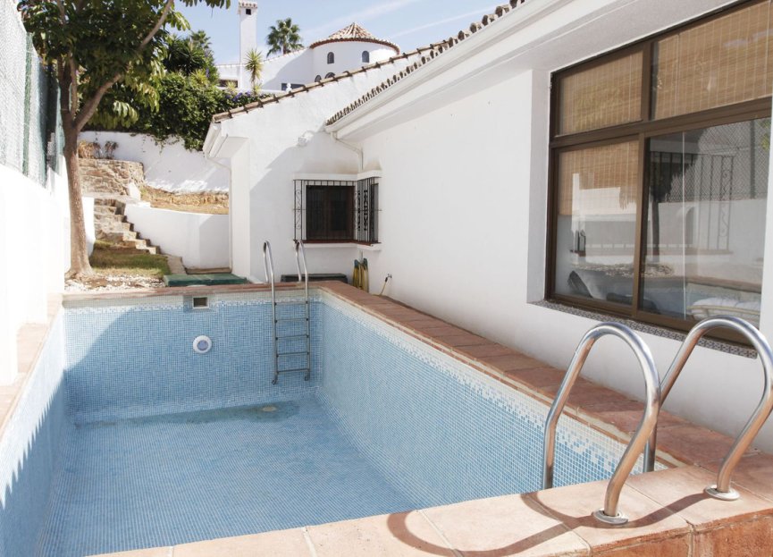 Resale - House - Detached Villa - Estepona - Estepona Centro