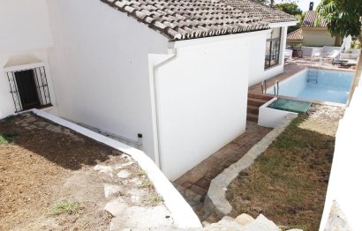 Resale - House - Detached Villa - Estepona - Estepona Centro